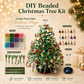 🌲DIY-kerstboomset met kralen – Handgemaakt knutselcadeau met engeltje als topversiering, kleurrijke mini-kerstversiering voor op het bureau en de tafel (complete alles-in-één-set