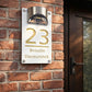 🎄 Favorieten voor de Feestdagen 🎁Gepersonaliseerd Zonne-Deurbordje – Aangepast LED Huisnummerbord voor de Voordeur