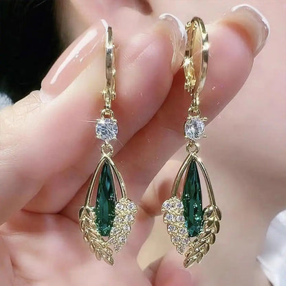 🔥2025 Hot sale🔥 Sparkly Green Dangle Huggie Earrings
