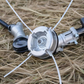 🔩⚡ 50% KORTING! Stop met het teruglopen naar de schuur omdat je nylon draad weer gebroken is! Deze zware aluminium trimmerkop met 4 lijnen vreet door dik gras en onkruid alsof het niets is – geen roest, geen breuk, geen gedoe met spoelen!