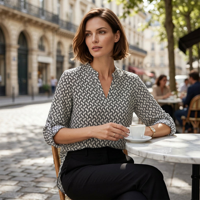 🌞NEU: Sommerkollektion mit bis zu 50% Rabatt 🛍️Damen Bluse mit geometrischem Print & V-Ausschnitt – lockere Passform, leicht & vielseitig