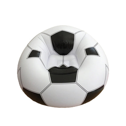 ⏳🔥TIJDELIJK 50% KORTING! ⏰⚽ Opblaasbare PVC Voetbalvormige Bank 🛋️– Leuk Voetbalontwerp, Duurzame & Draagbare Ligstoel voor Speelkamer, Feest, Slaapkamer & Wedstrijdavonden ✨